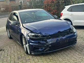 uszkodzony samochody osobowe Volkswagen Golf vw golf R 2017/5