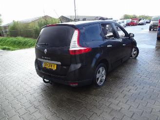 Damaged car Renault Grand-scenic 1.4 TCe 2010/3