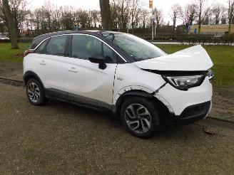 Vaurioauto  commercial vehicles Opel Crossland X 1.2 2017/8