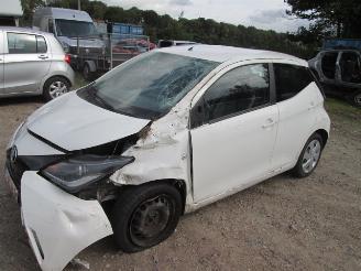 dommages fourgonnettes/vécules utilitaires Toyota Aygo 1.0 X - 5 Drs 2016/5