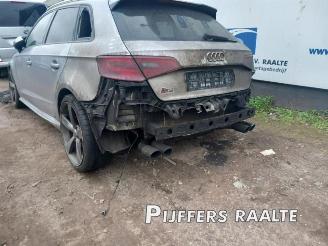 uszkodzony samochody osobowe Audi S3 S3 Sportback (8VA/8VF), Hatchback 5-drs, 2012 / 2020 2.0 T FSI 16V 2014/7