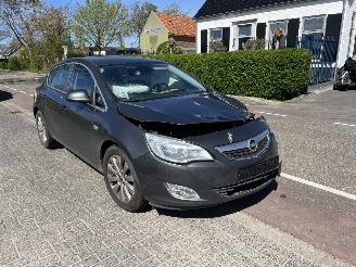 uszkodzony samochody ciężarowe Opel Astra 1.6 Turbo 2011/6