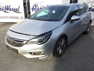 Coche siniestrado Opel Astra 1.4 2017/2
