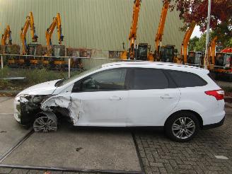 Auto incidentate Ford Focus 1.0 ecoboost 92kW E5 2014/5