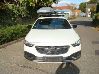 dommages fourgonnettes/vécules utilitaires Opel Insignia 2.0 TURBO 4X4 COUNTRY 260PK!! 2017/11