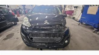 uszkodzony samochody osobowe Peugeot 107 107, Hatchback, 2005 / 2014 1.0 12V 2013/1
