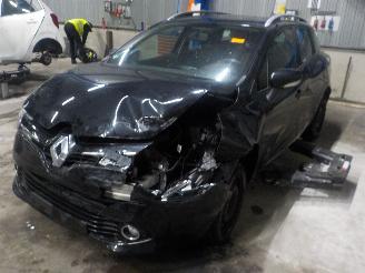 škoda dodávky Renault Clio Clio IV Estate/Grandtour (7R) Combi 5-drs 1.5 Energy dCi 75 FAP (K9K-6=
12) [55kW]  (01-2013/08-2021) 2015