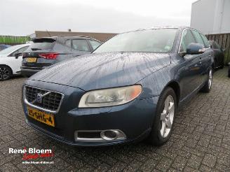 disassembly commercial vehicles Volvo V-70 2.4 D5 Summum 185pk 2008/6