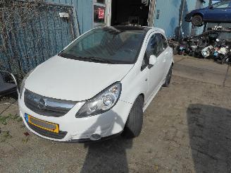 dañado vehículos comerciales Opel Corsa 1.3 2010/4