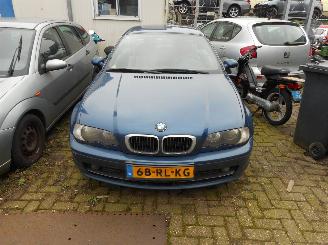 Voiture accidenté BMW 3-serie 320ci Cabrio 2001/2
