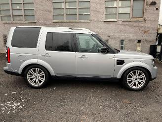 damaged passenger cars Land Rover Discovery 4 HSE 2016/11