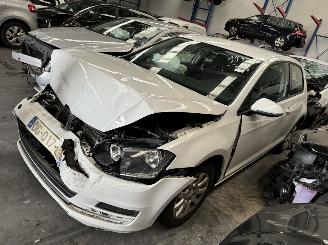 Voiture accidenté Volkswagen Golf  2014/6