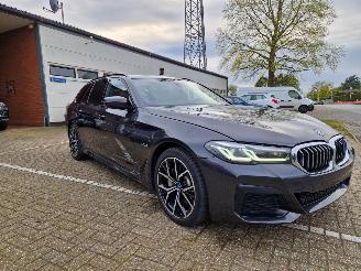 Autoverwertung BMW 5-serie 520e M Sport touring Plug-In hybride * Panorama schuifdak * Ambiente * Live Cockpit Prof. * LED * Leren Sportstoelen *DAB * 2022/2